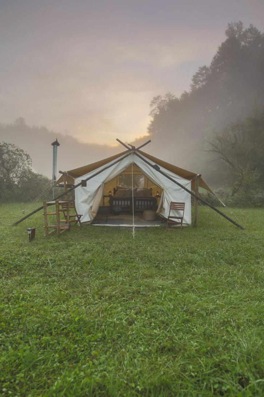 Отель Under Canvas Great Smoky Mountains Пиджен-Фордж Экстерьер фото